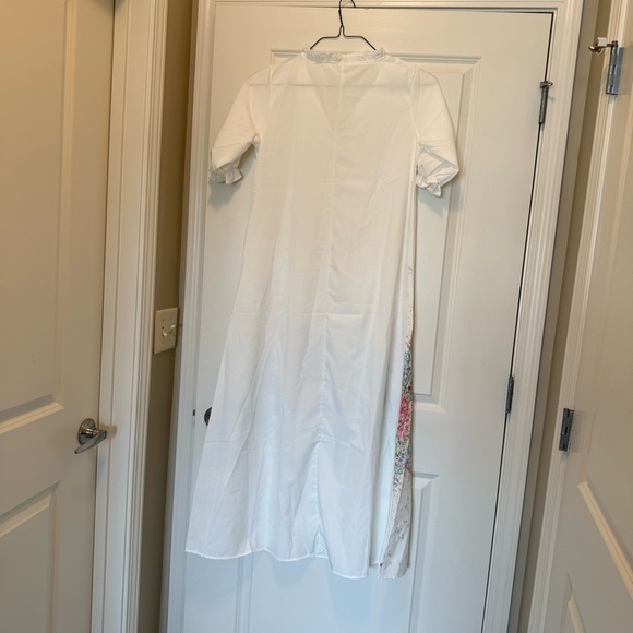 White Dress with Colorful Splatter Floral Design V Neck Short Sleeve - Picture 4 of 8